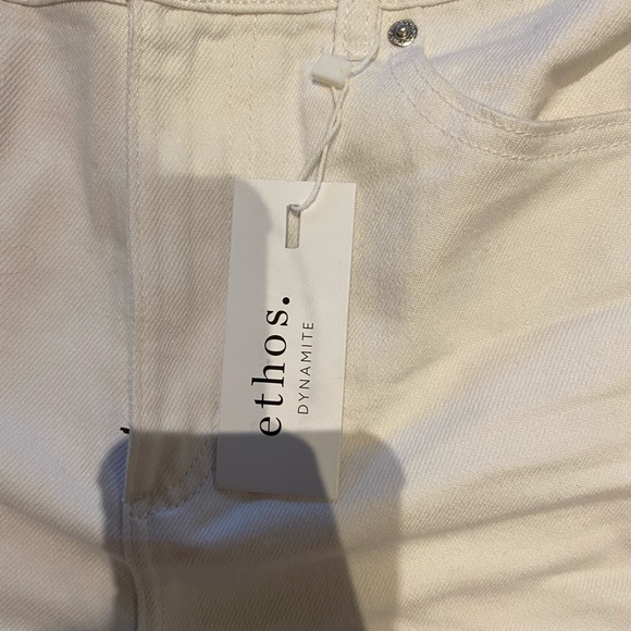 Unworn brand new dynamite white long denim shorts - Picture 3 of 3